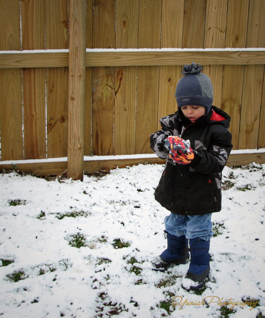 BigBoy making a snowball