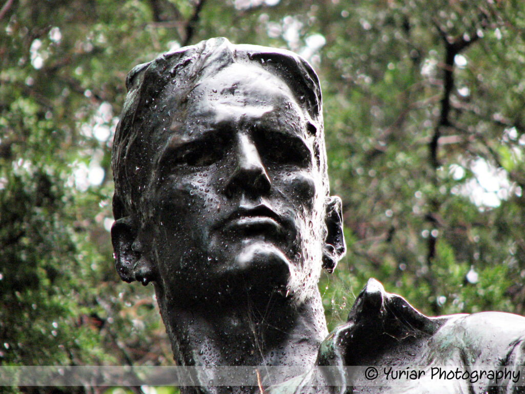 Guarding the cemetary – WW1 Memorial