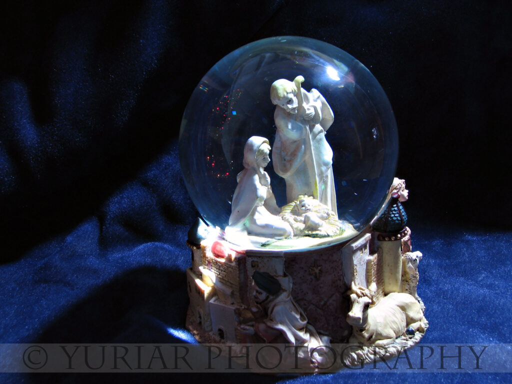 nativity globe